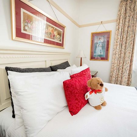 Cobb & Co Court Boutique Hotel Маджи Экстерьер фото