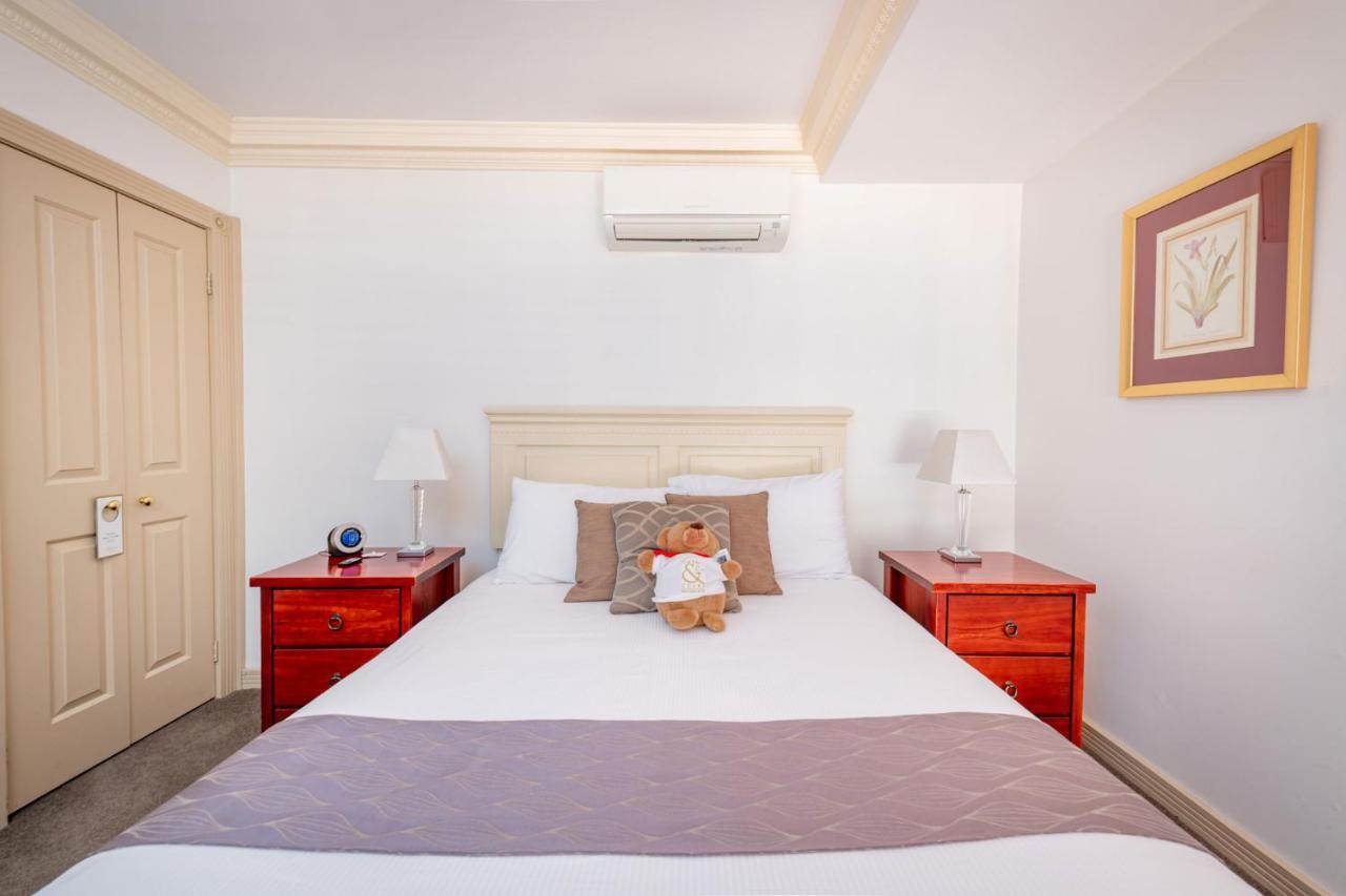 Cobb & Co Court Boutique Hotel Маджи Экстерьер фото