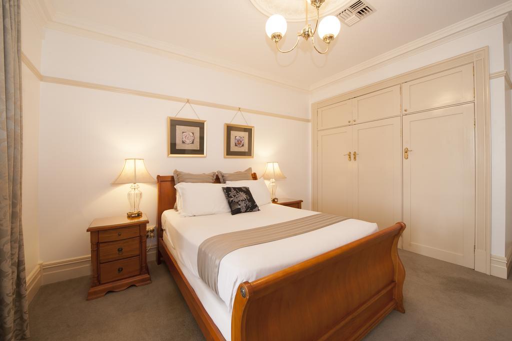 Cobb & Co Court Boutique Hotel Маджи Экстерьер фото