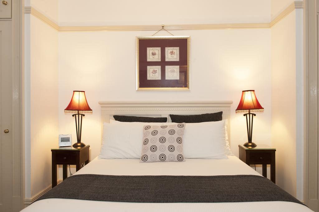 Cobb & Co Court Boutique Hotel Маджи Экстерьер фото